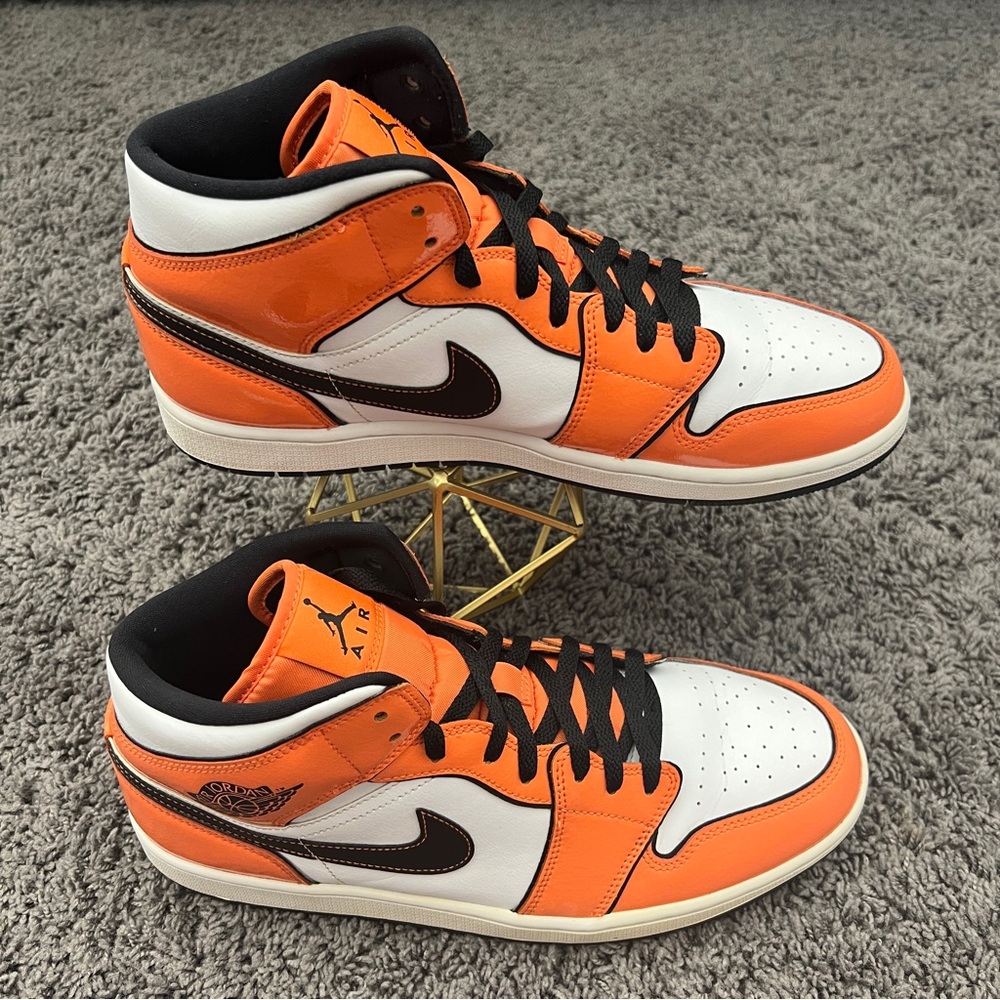 Jordan 1 Mid SE Shoes Sneakers Turf Orange Black White DD6834-802 Men’s Sz 11.5